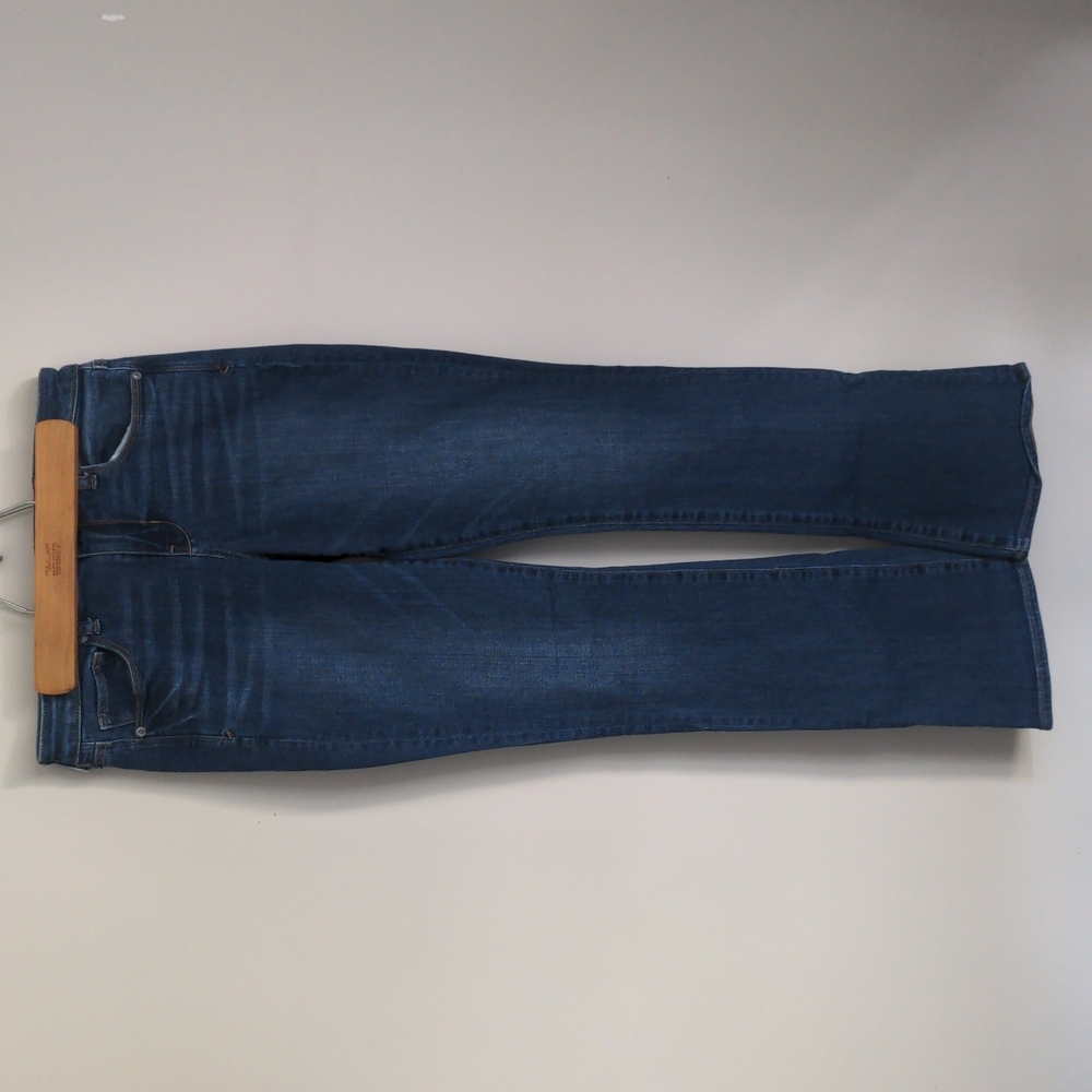 Classic Women's Blue Stretch Bootcut Jeans
